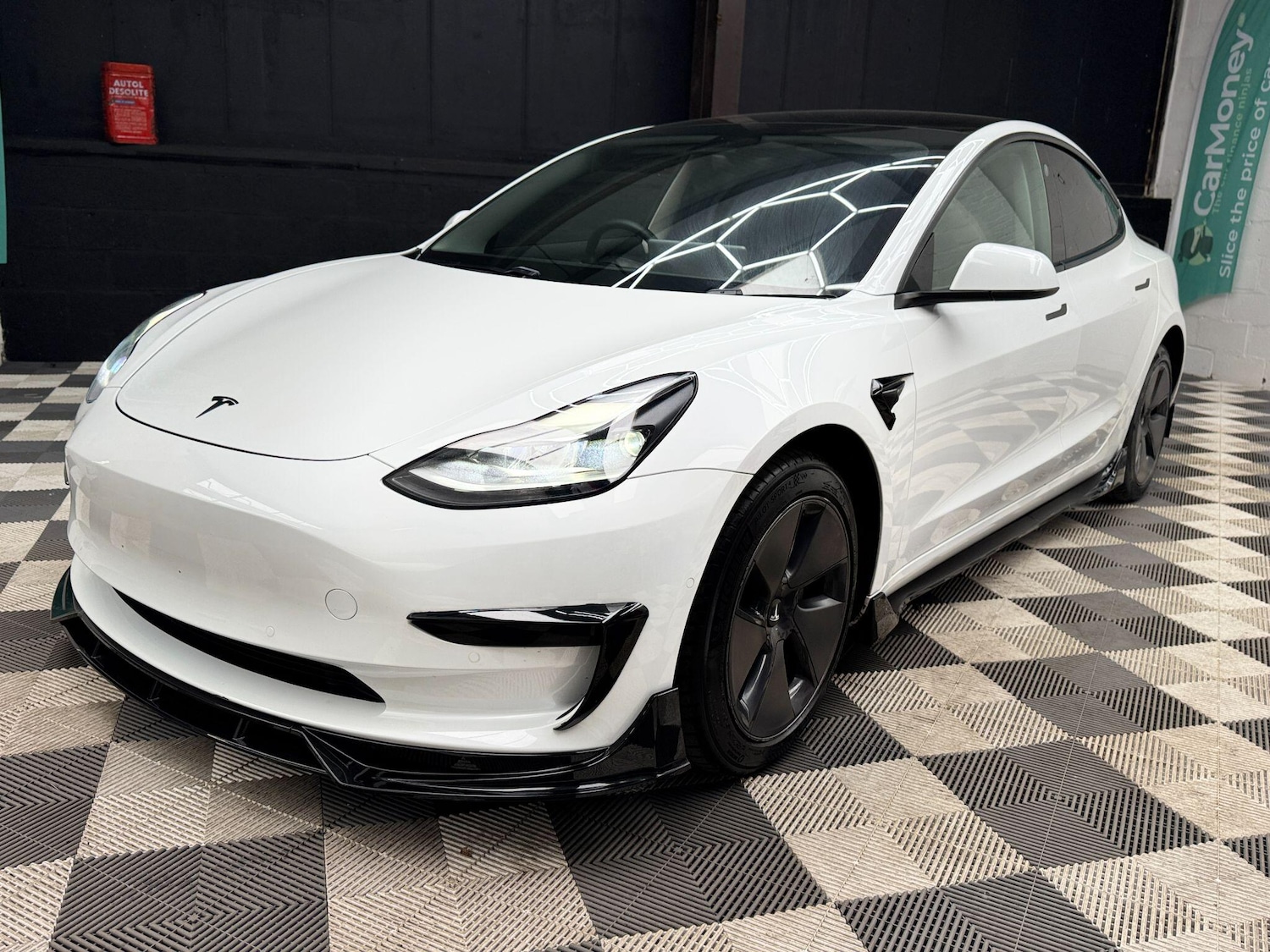 Used Tesla Model 3 2021 for sale - 77611996: Photo 3