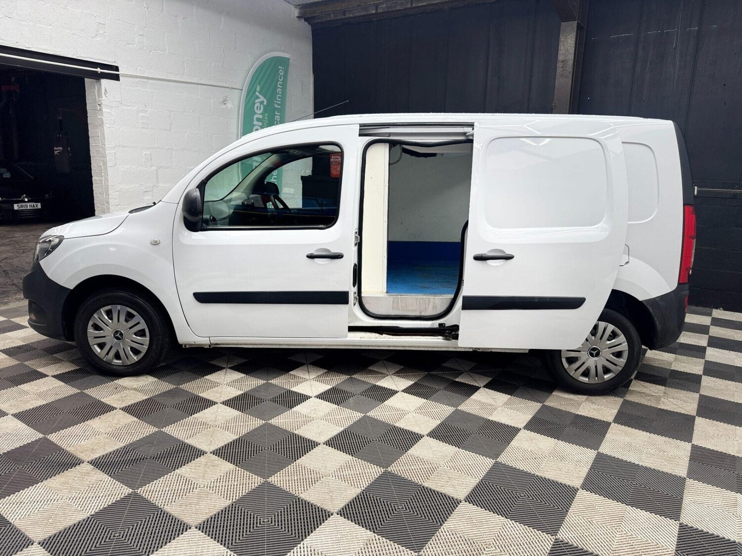 Used Mercedes-Benz Citan 2017 for sale - 77878035: Photo 4