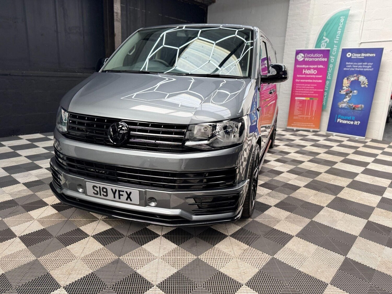 Used Volkswagen Transporter Shuttle 2014 for sale - 77878025: Photo 2