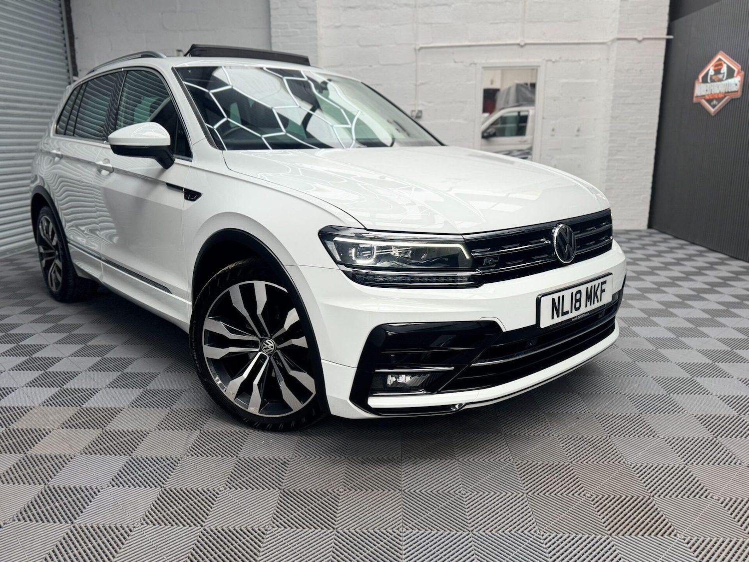 Used Volkswagen Tiguan 2018 for sale - 78027286: Photo 2