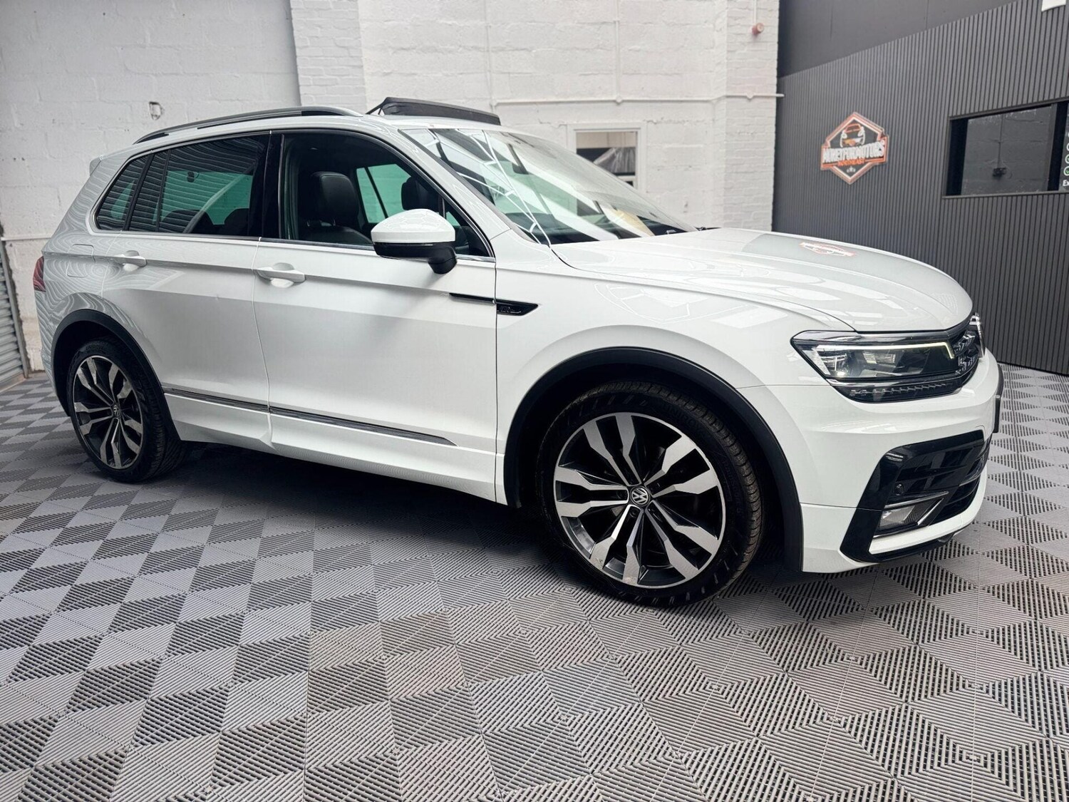 Used Volkswagen Tiguan 2018 for sale - 78027286: Photo 6