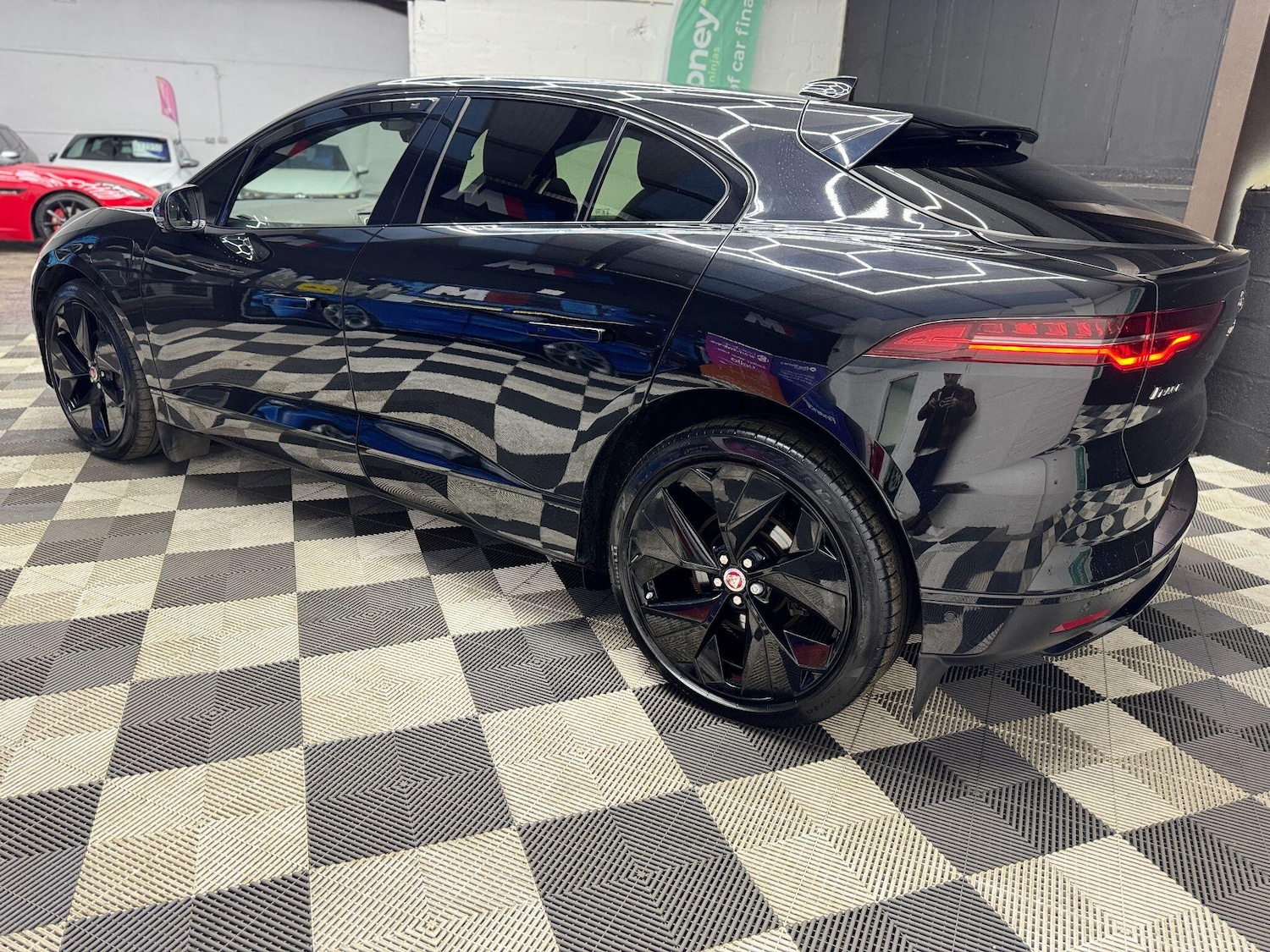 Used Jaguar I-Pace 2018 for sale - 77611394: Photo 4