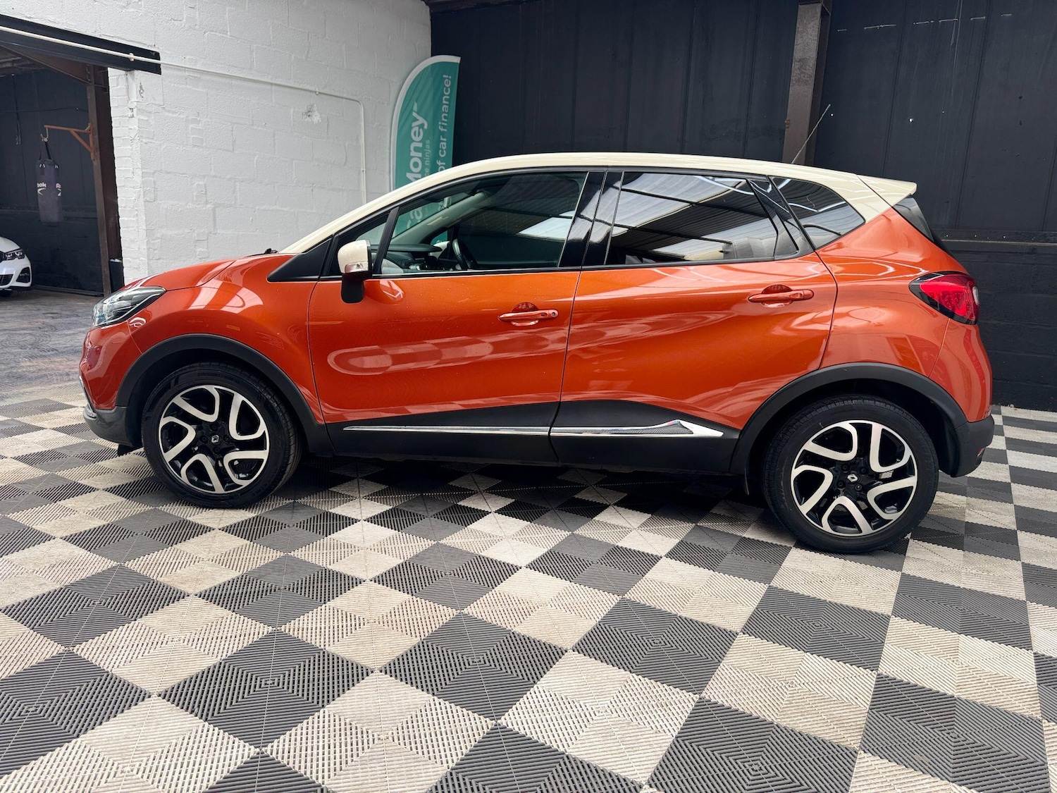 Used Renault Captur 2014 for sale - 77838767: Photo 22