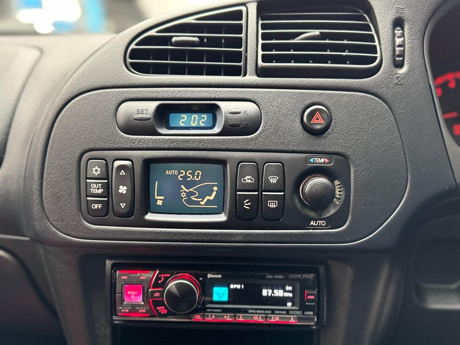 Used Mitsubishi Lancer 2001 for sale - 77878051: Photo 52