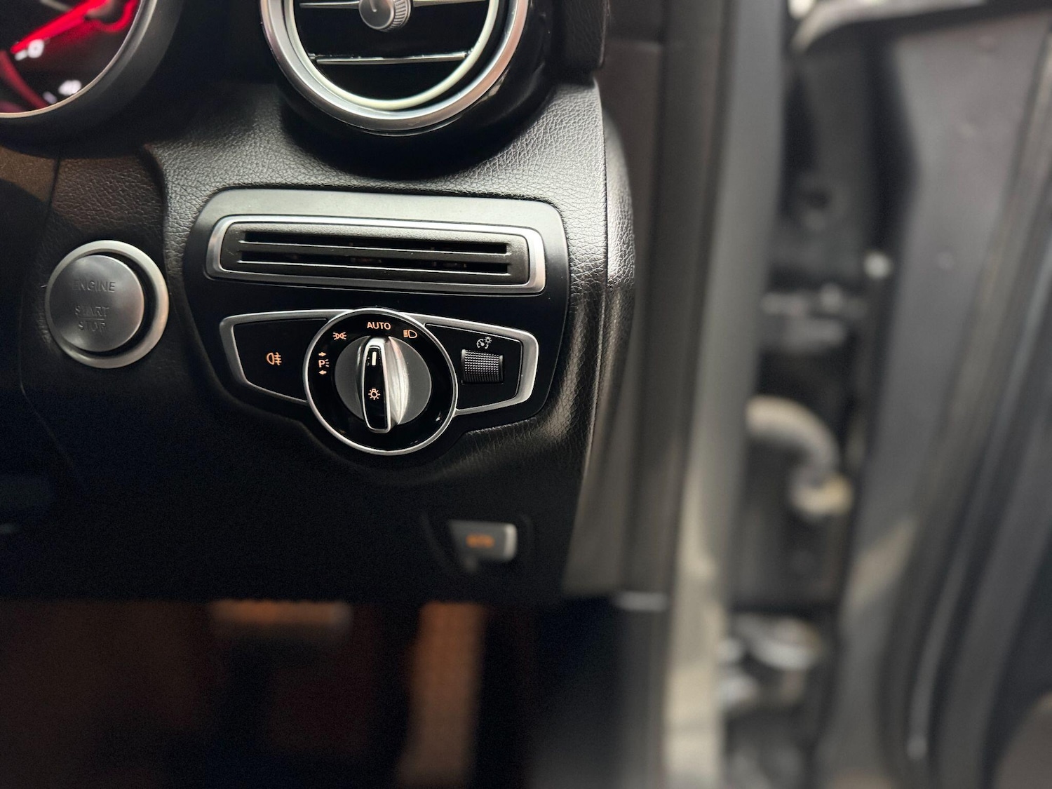 Used Mercedes-Benz GLC 2016 for sale - 77612324: Photo 28