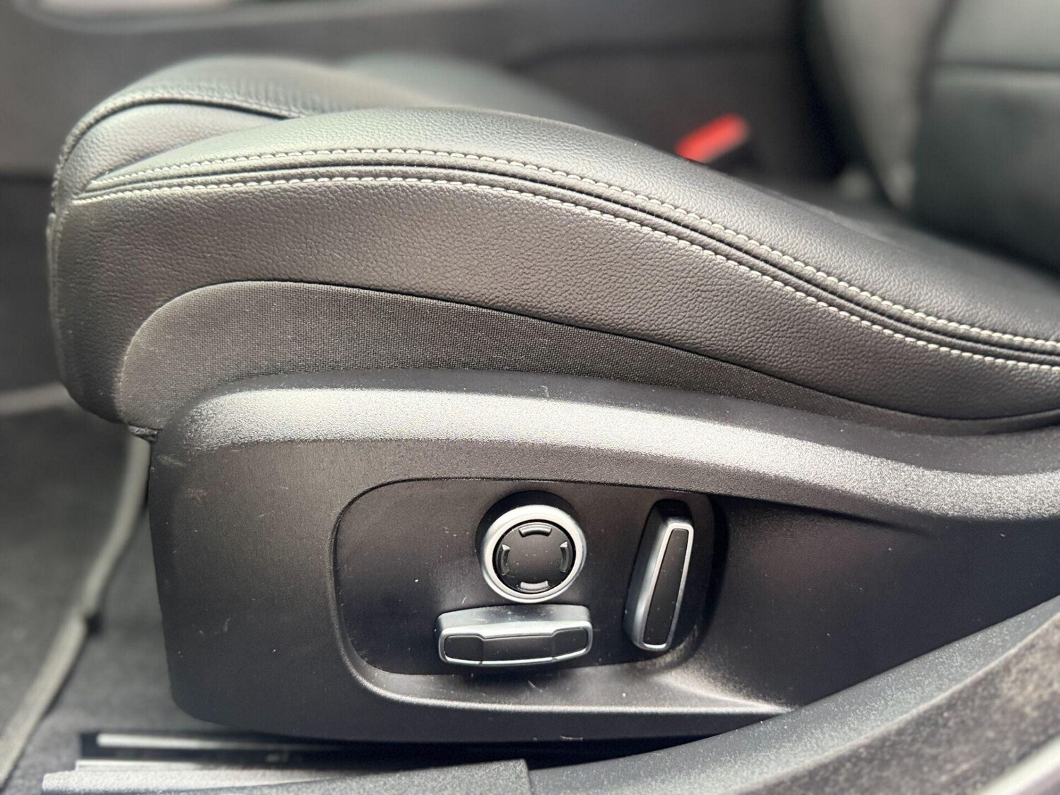 Used Jaguar XE 2021 for sale - 77878015: Photo 31