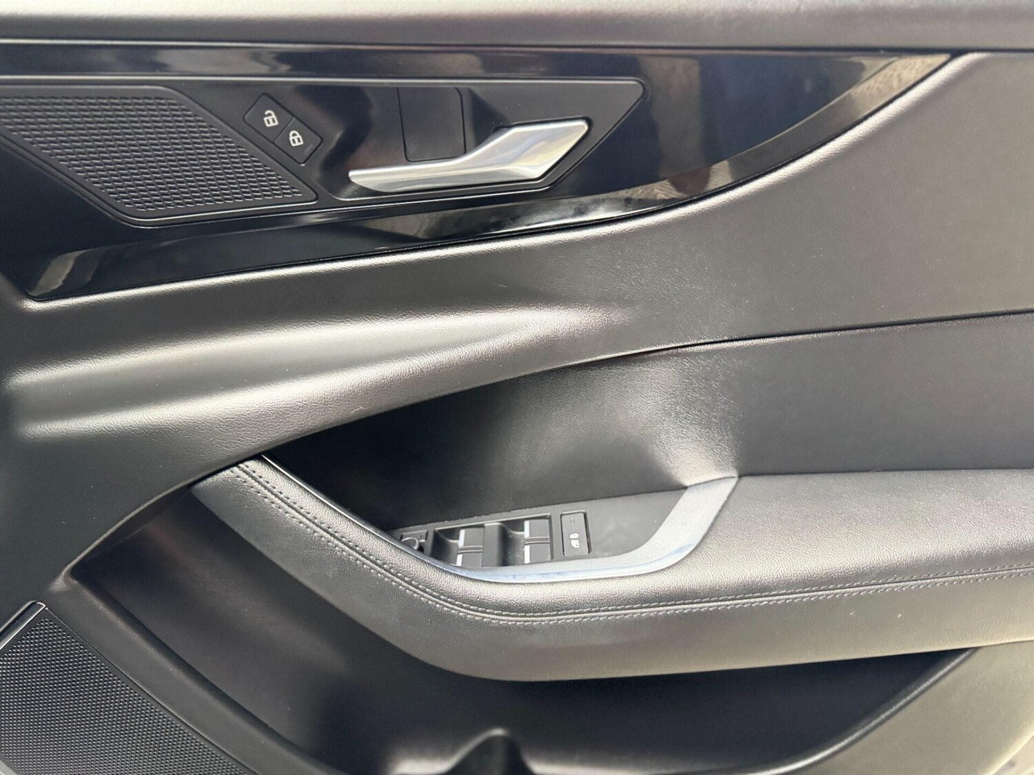 Used Jaguar XE 2021 for sale - 77878015: Photo 33