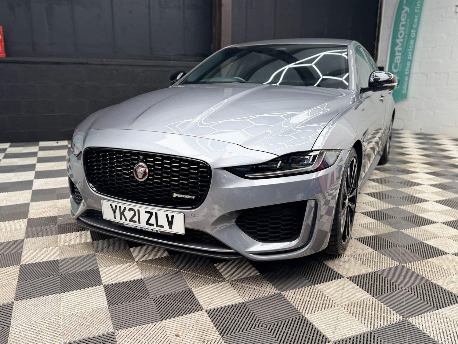Used Jaguar XE 2021 for sale - 77878015: Photo 4