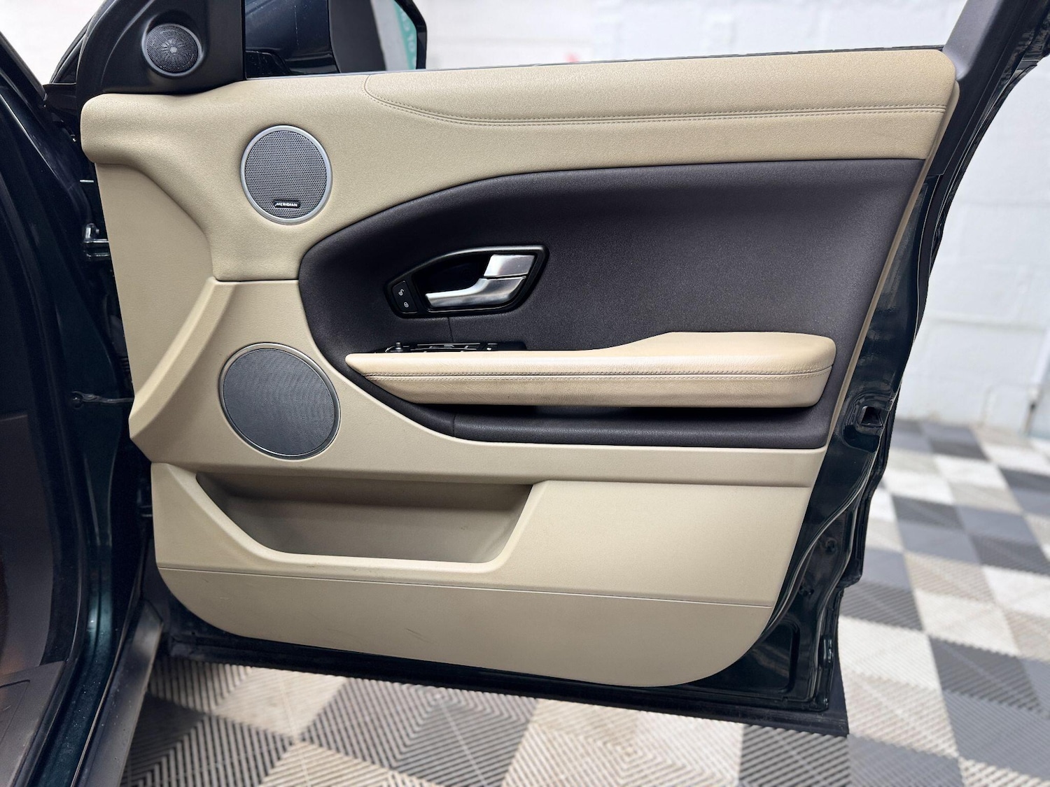 Used Land Rover Range Rover Evoque 2017 for sale - 77612276: Photo 33