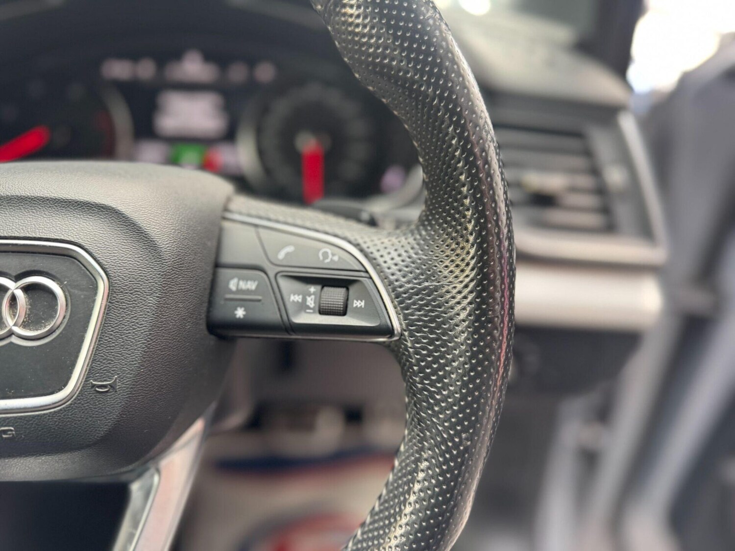 Used Audi Q5 2018 for sale - 78056049: Photo 35