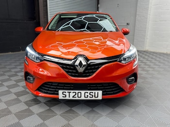 Used Renault Clio 2020 for sale - 79343972: Photo