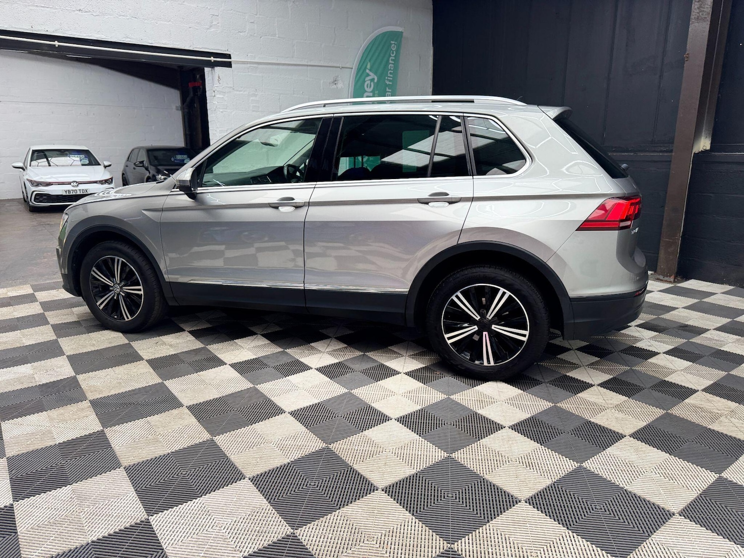 Used Volkswagen Tiguan for sale - 77658260: Photo 16