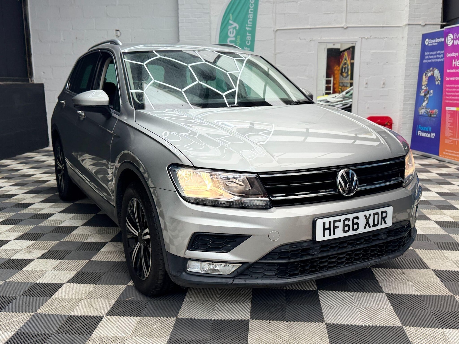 Used Volkswagen Tiguan for sale - 77658260: Photo 2