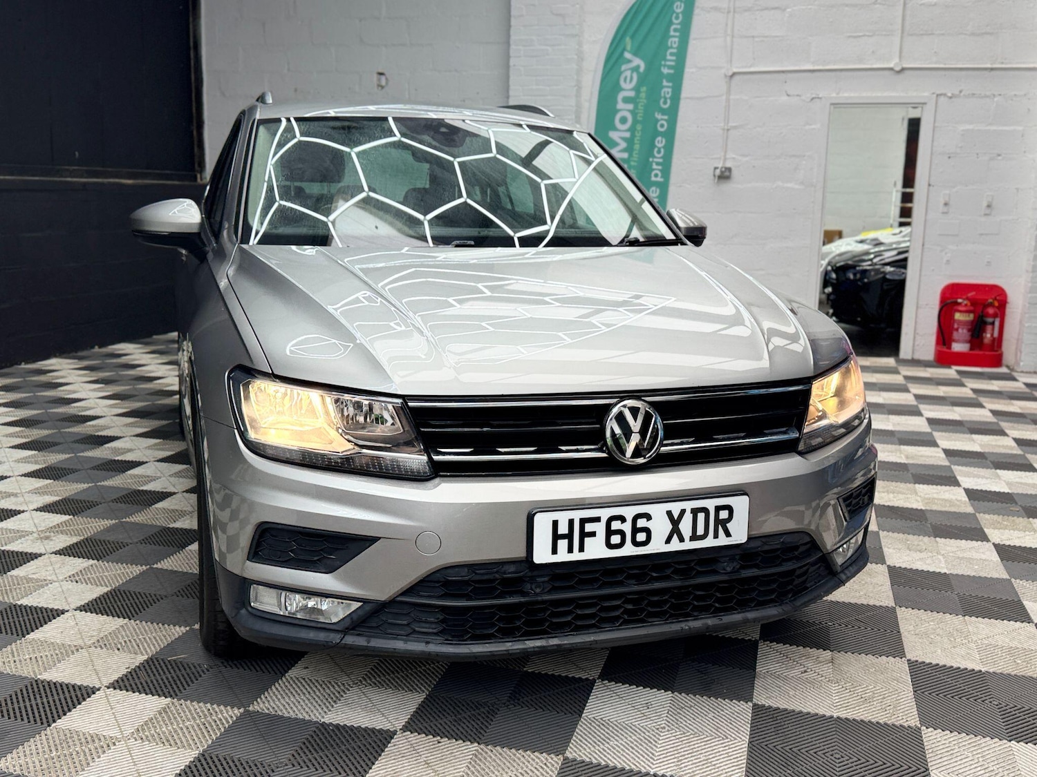 Used Volkswagen Tiguan for sale - 77658260: Photo 3