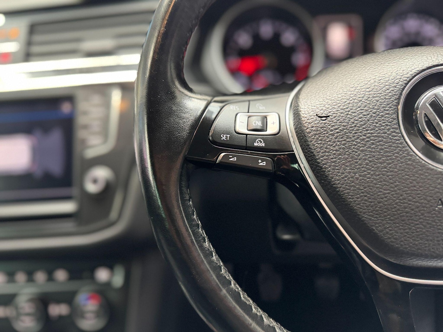 Used Volkswagen Tiguan for sale - 77658260: Photo 41