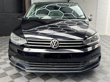 Used Volkswagen Touran 2016 for sale - 78381118: Photo