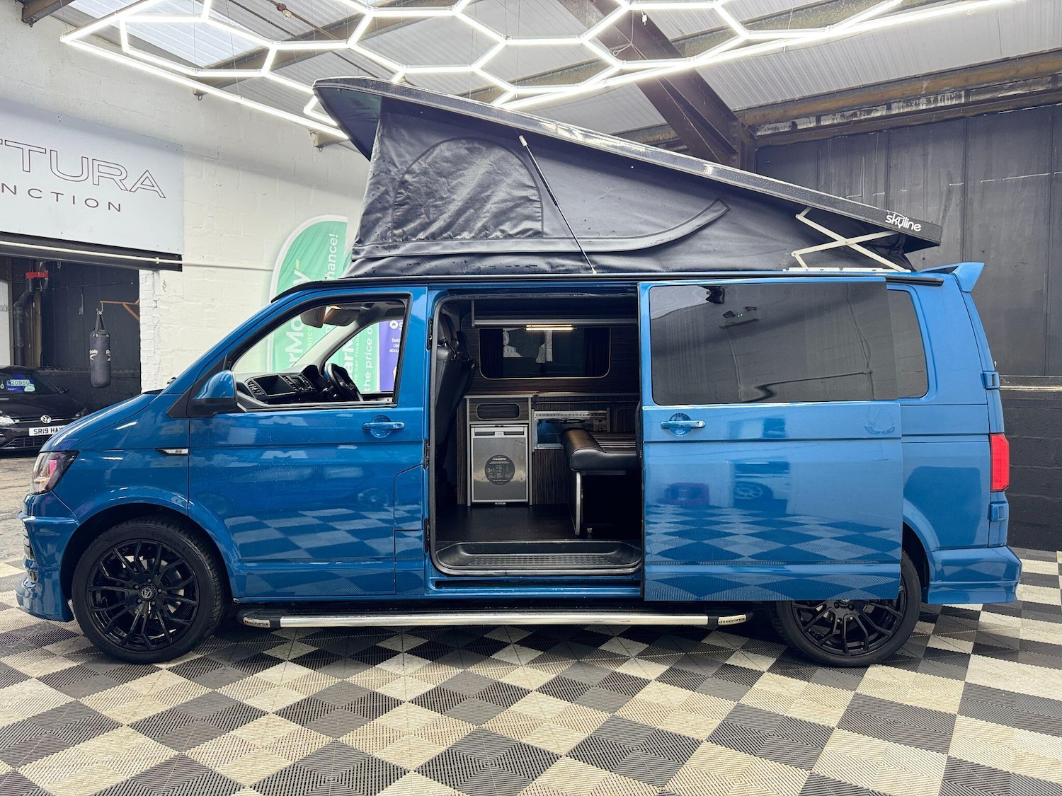 Used Volkswagen Transporter 2016 for sale - 77612721: Photo 5