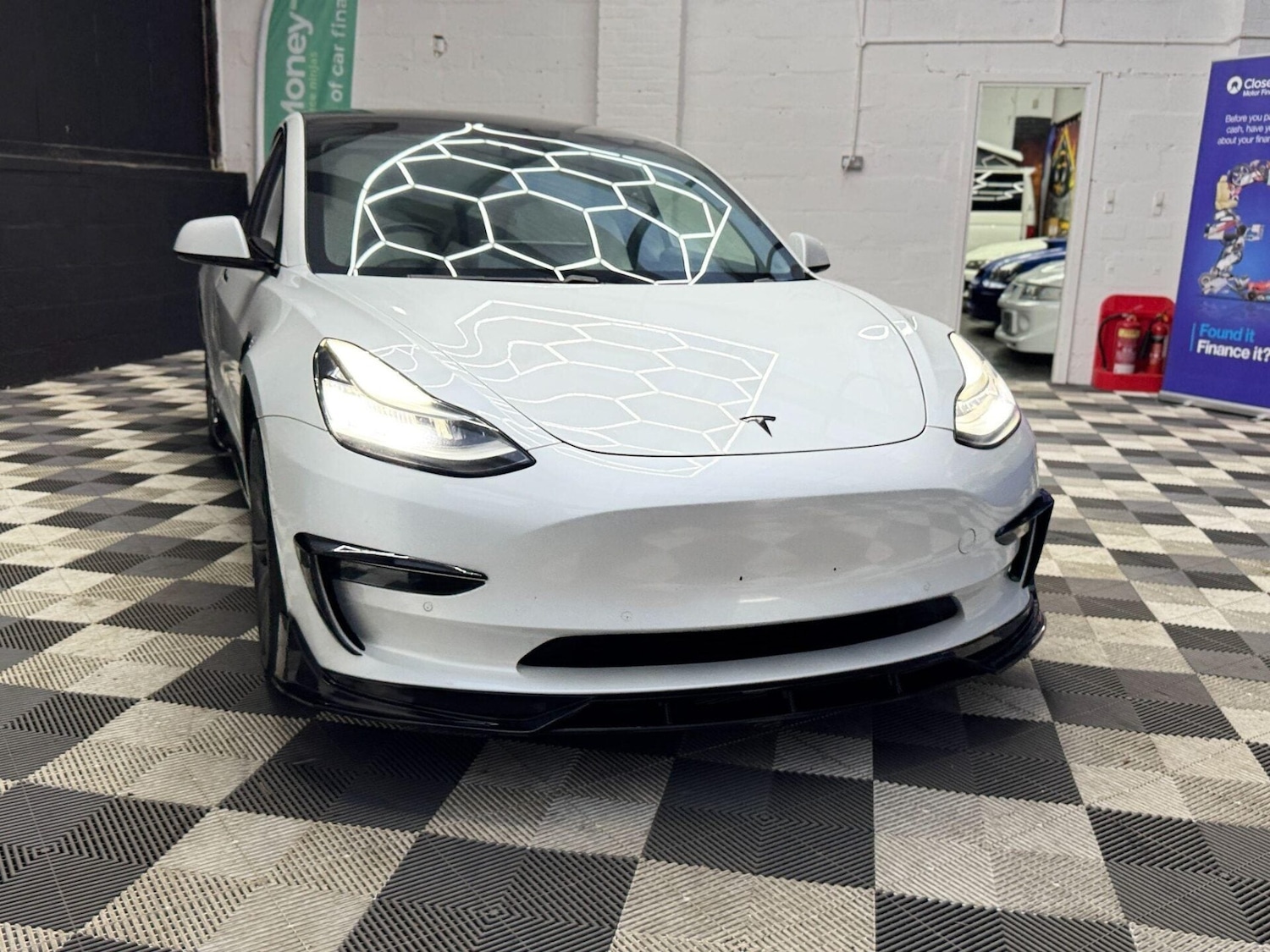 Used Tesla Model 3 2020 for sale - 77877999: Photo 8
