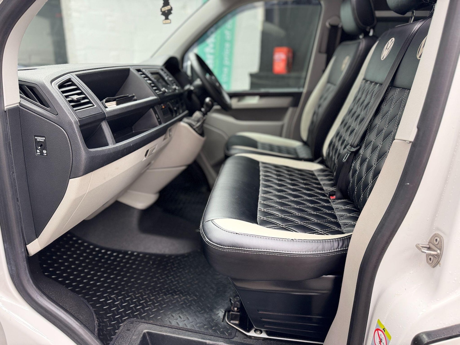 Used Volkswagen Transporter 2017 for sale - 77611665: Photo 26