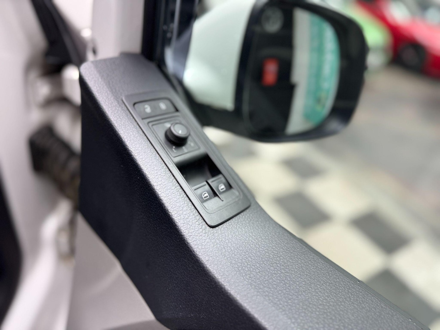 Used Volkswagen Transporter 2017 for sale - 77611665: Photo 41