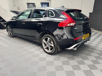 Used Volvo V40 2015 for sale - 79344003: Photo