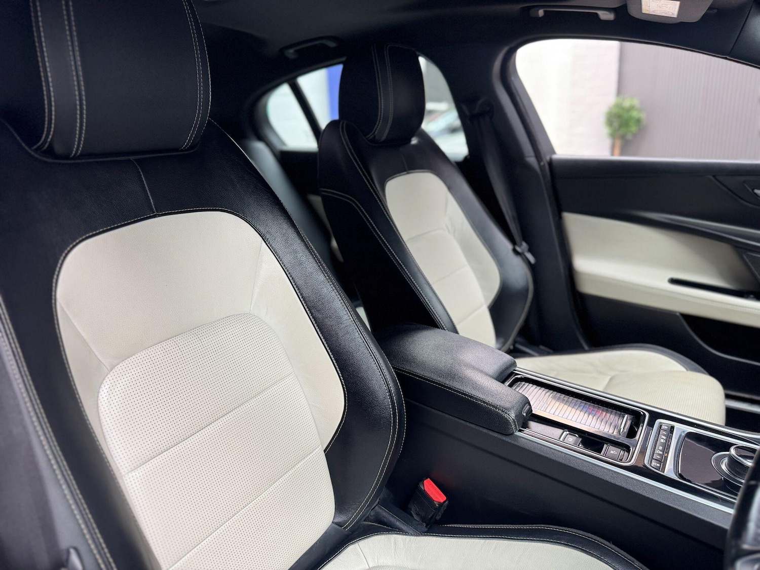 Used Jaguar XE 2018 for sale - 77839849: Photo 34