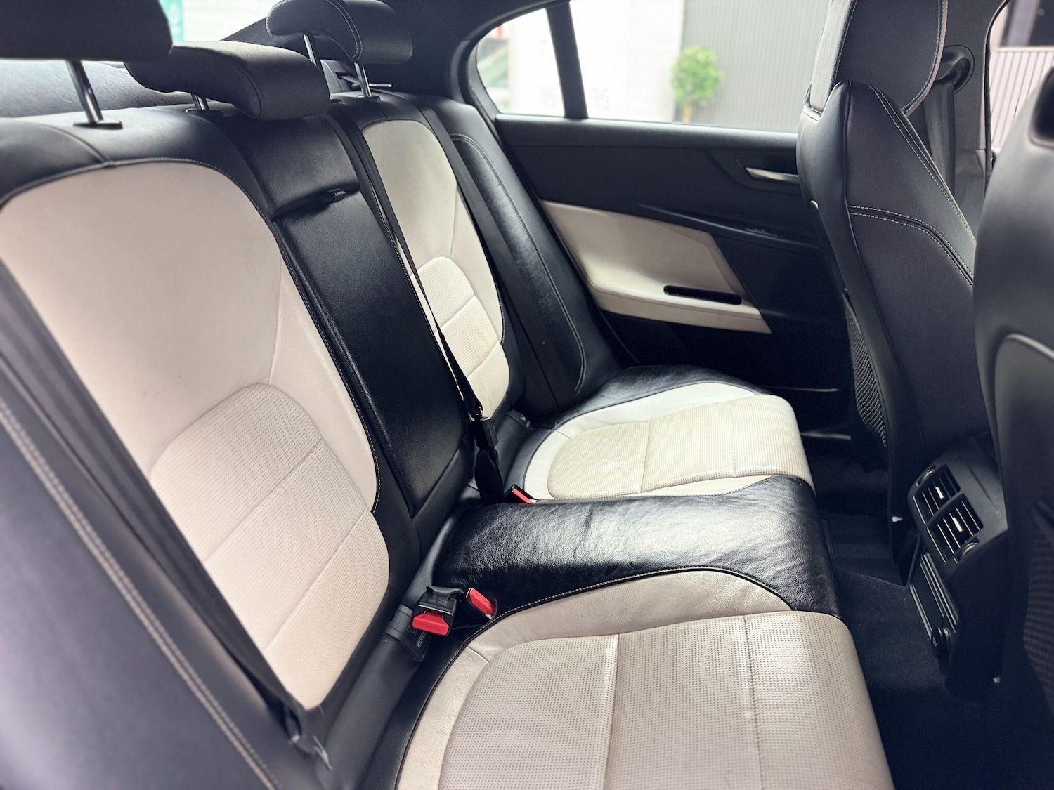 Used Jaguar XE 2018 for sale - 77839849: Photo 39