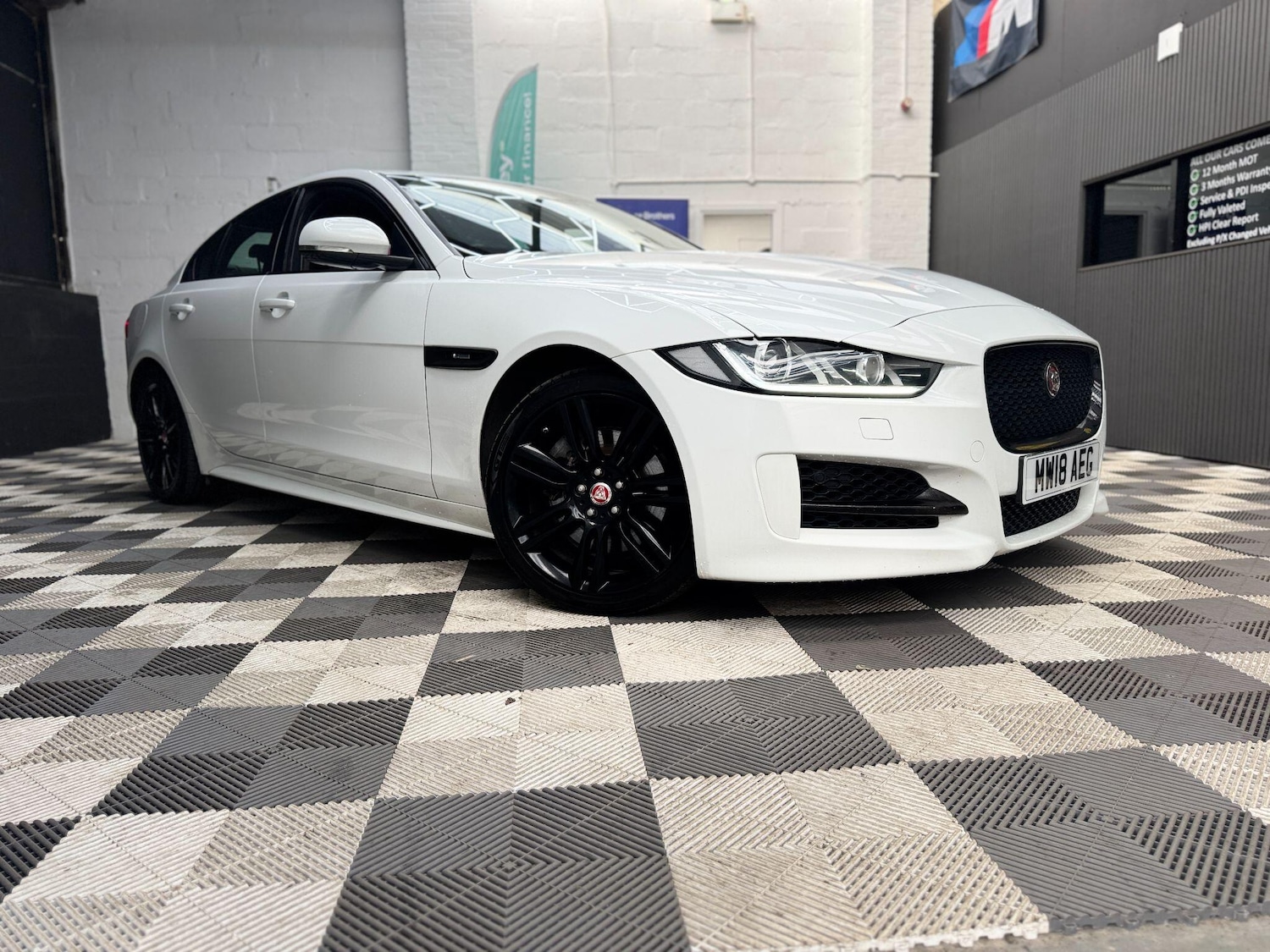 Used Jaguar XE 2018 for sale - 77839849: Photo 6