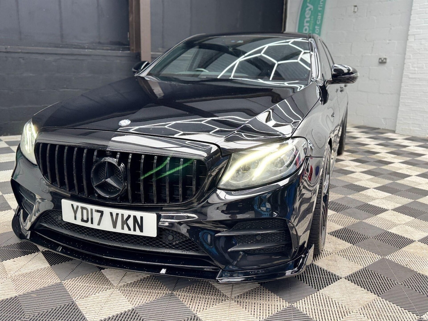 Used Mercedes-Benz E Class 2017 for sale - 77877994: Photo 10