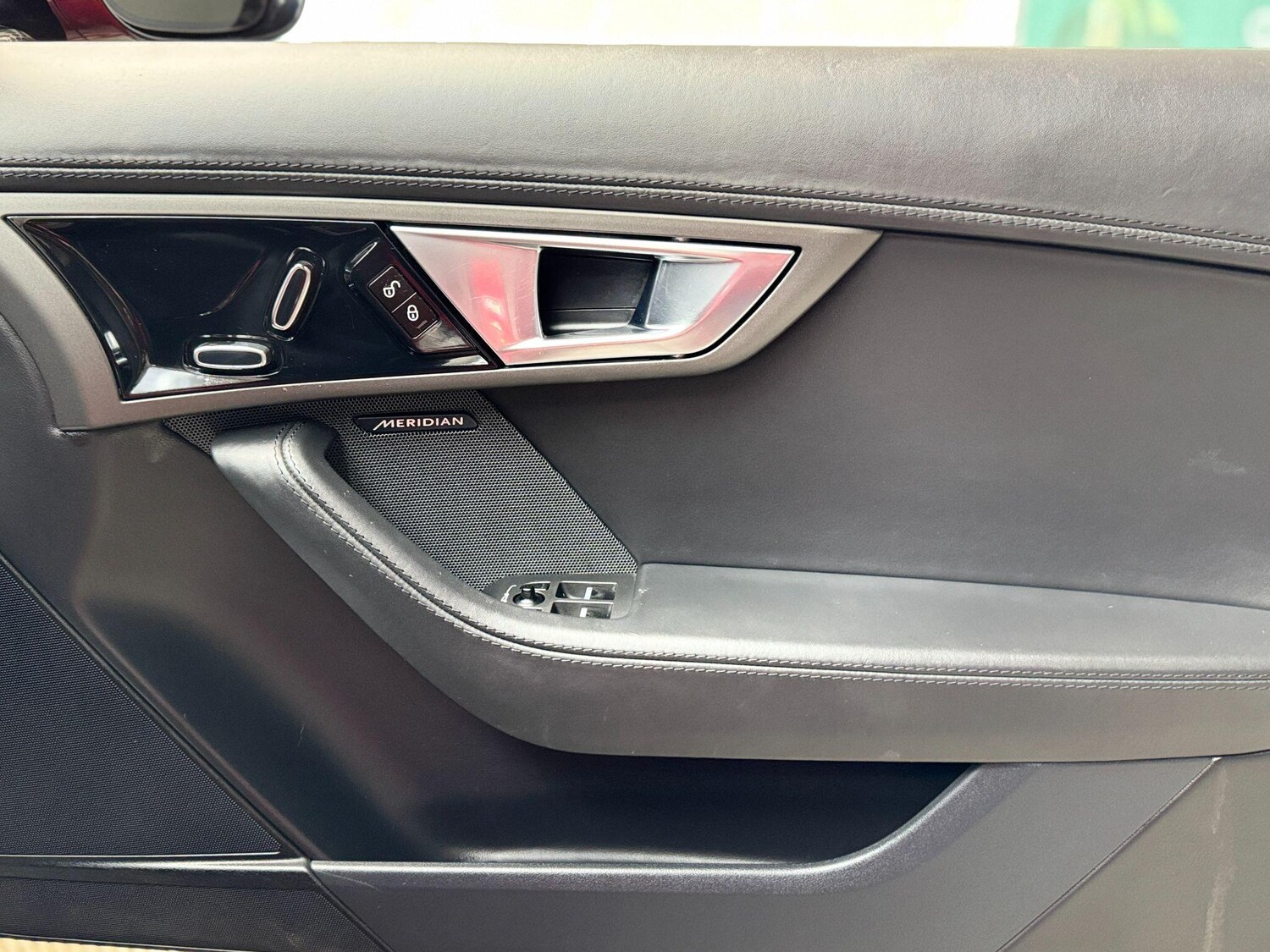 Used Jaguar F-Type 2014 for sale - 77612724: Photo 17