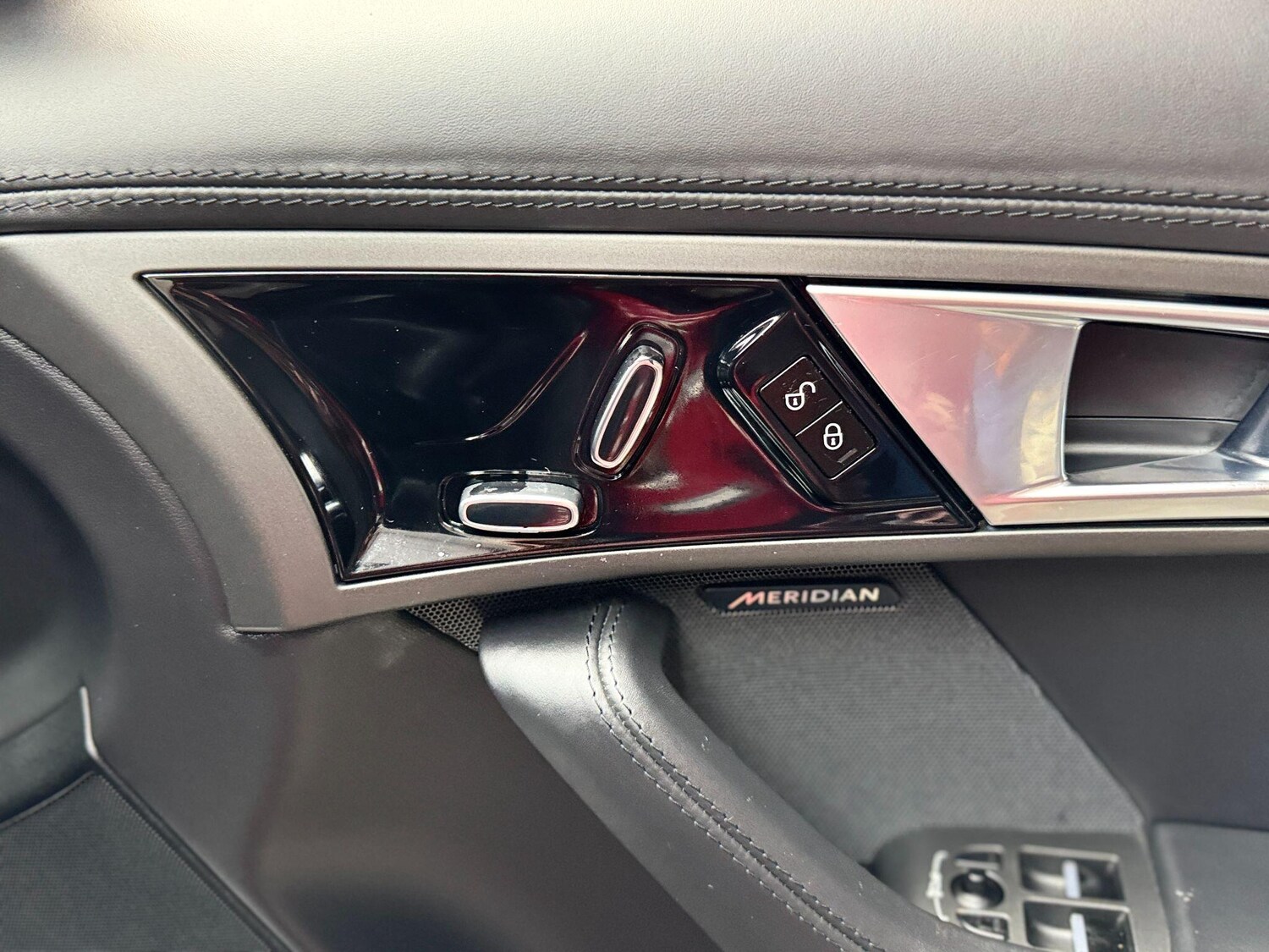 Used Jaguar F-Type 2014 for sale - 77612724: Photo 38