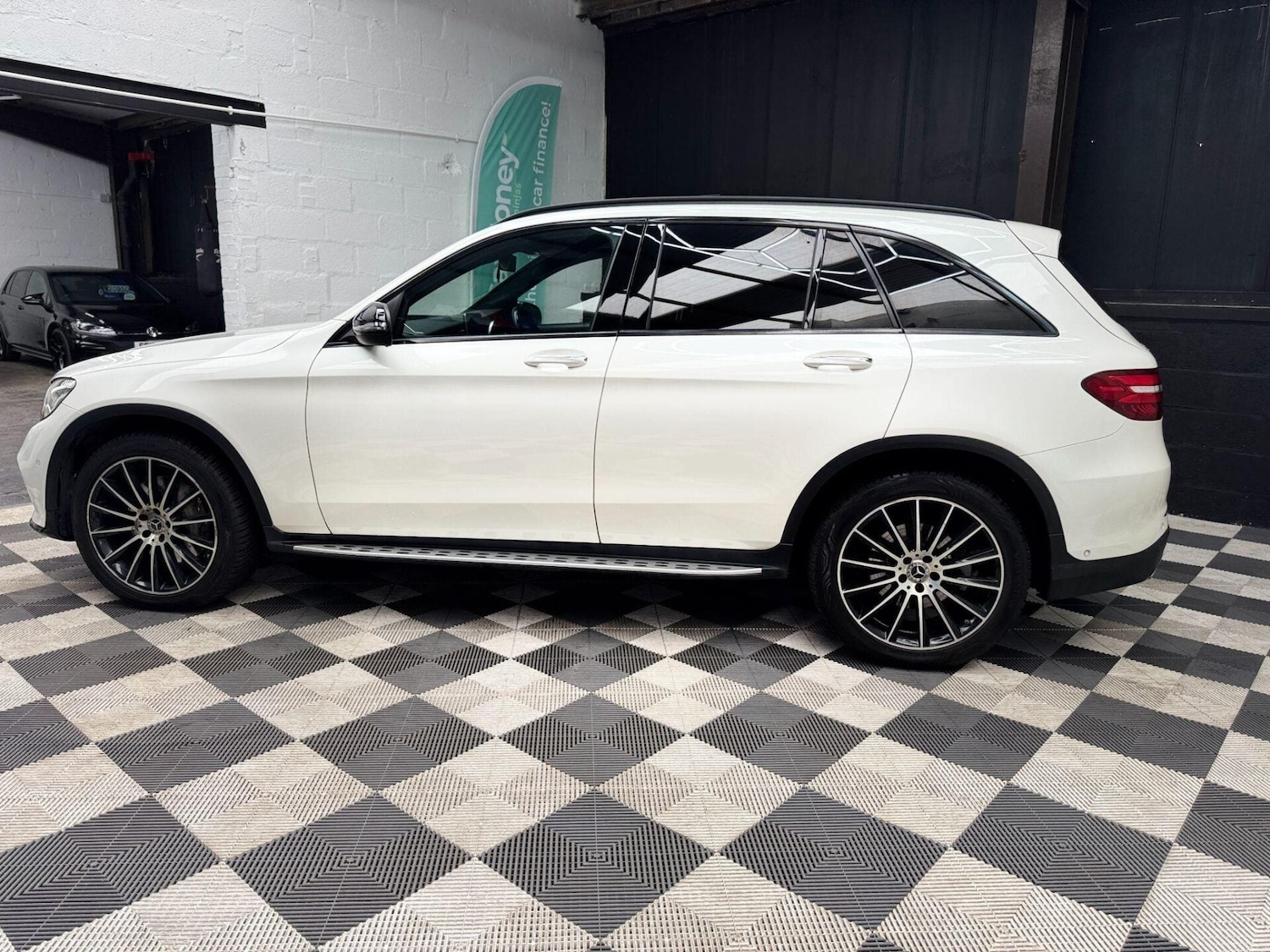 Used Mercedes-Benz GLC 2017 for sale - 77878018: Photo 11
