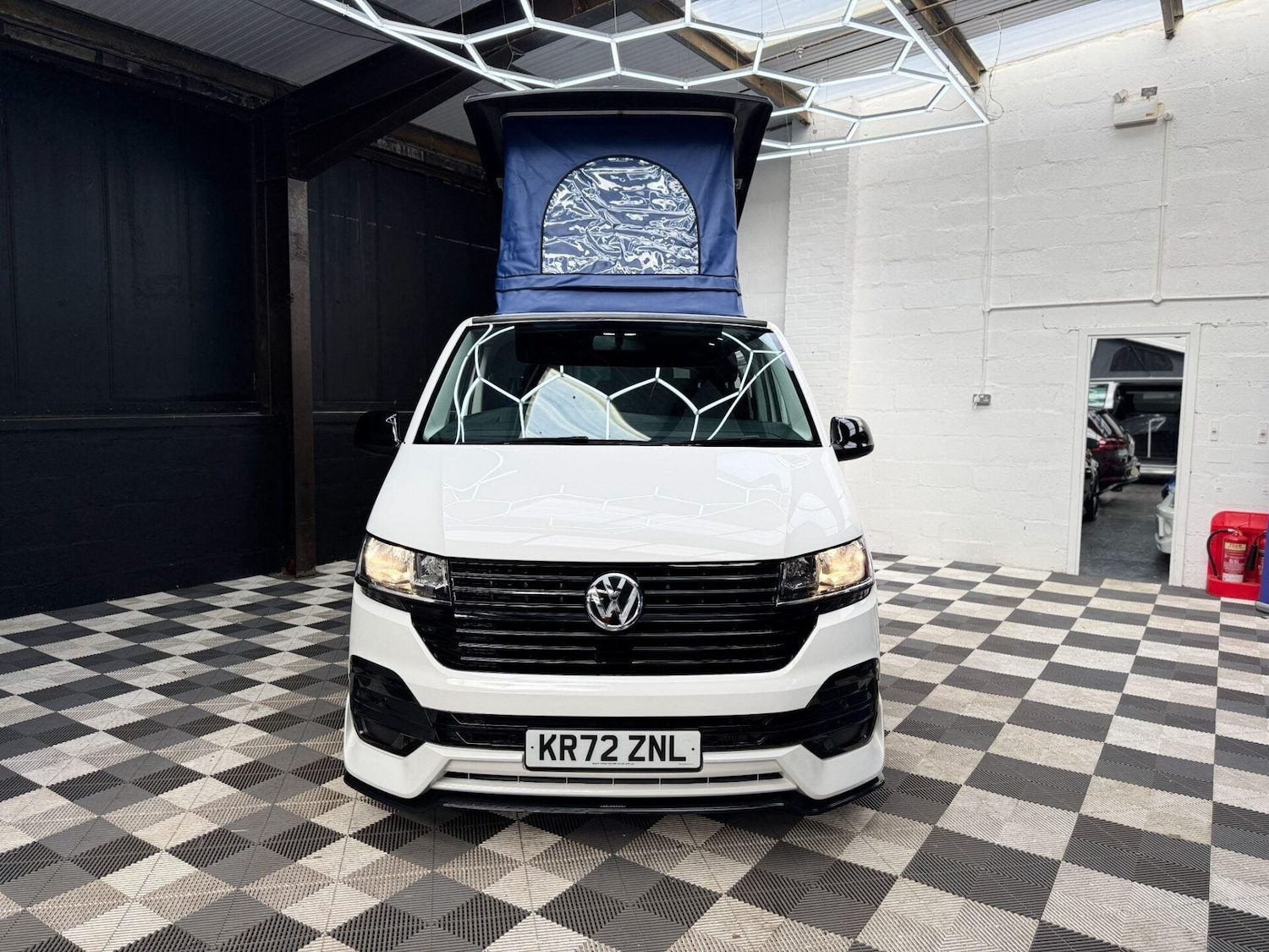 Used Volkswagen Transporter 2023 for sale - 77878037: Photo 3