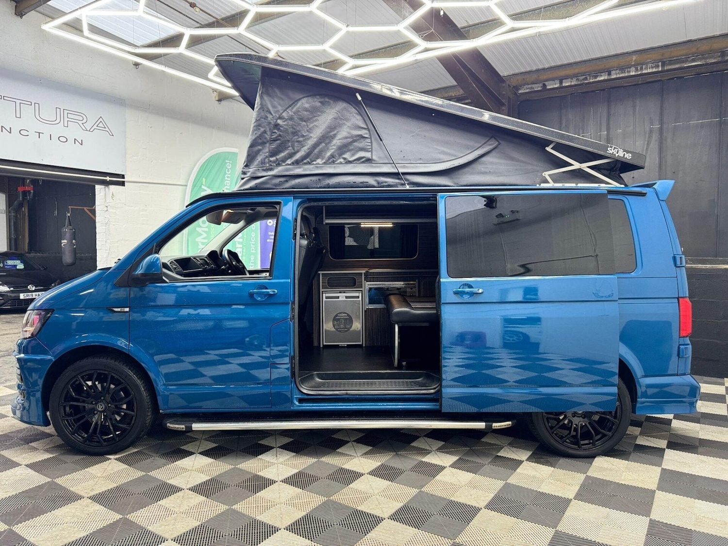 Used Volkswagen Transporter 2016 for sale - 77878006: Photo 6