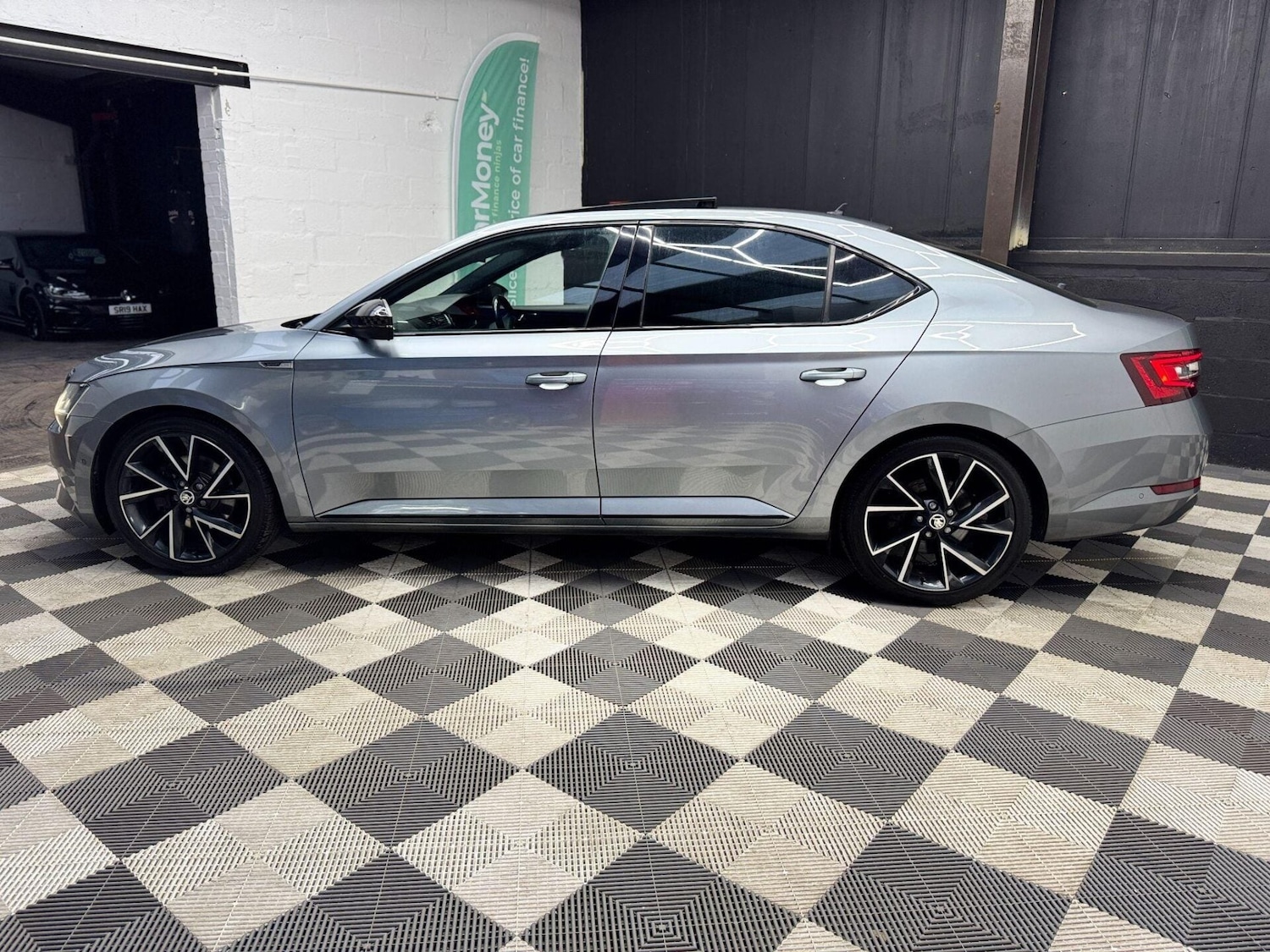 Used Skoda Superb 2019 for sale - 77878003: Photo 24