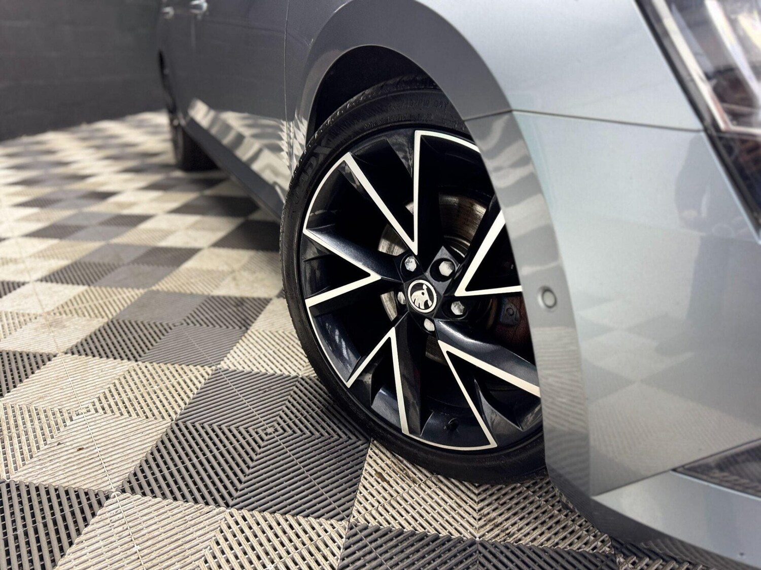 Used Skoda Superb 2019 for sale - 77878003: Photo 43