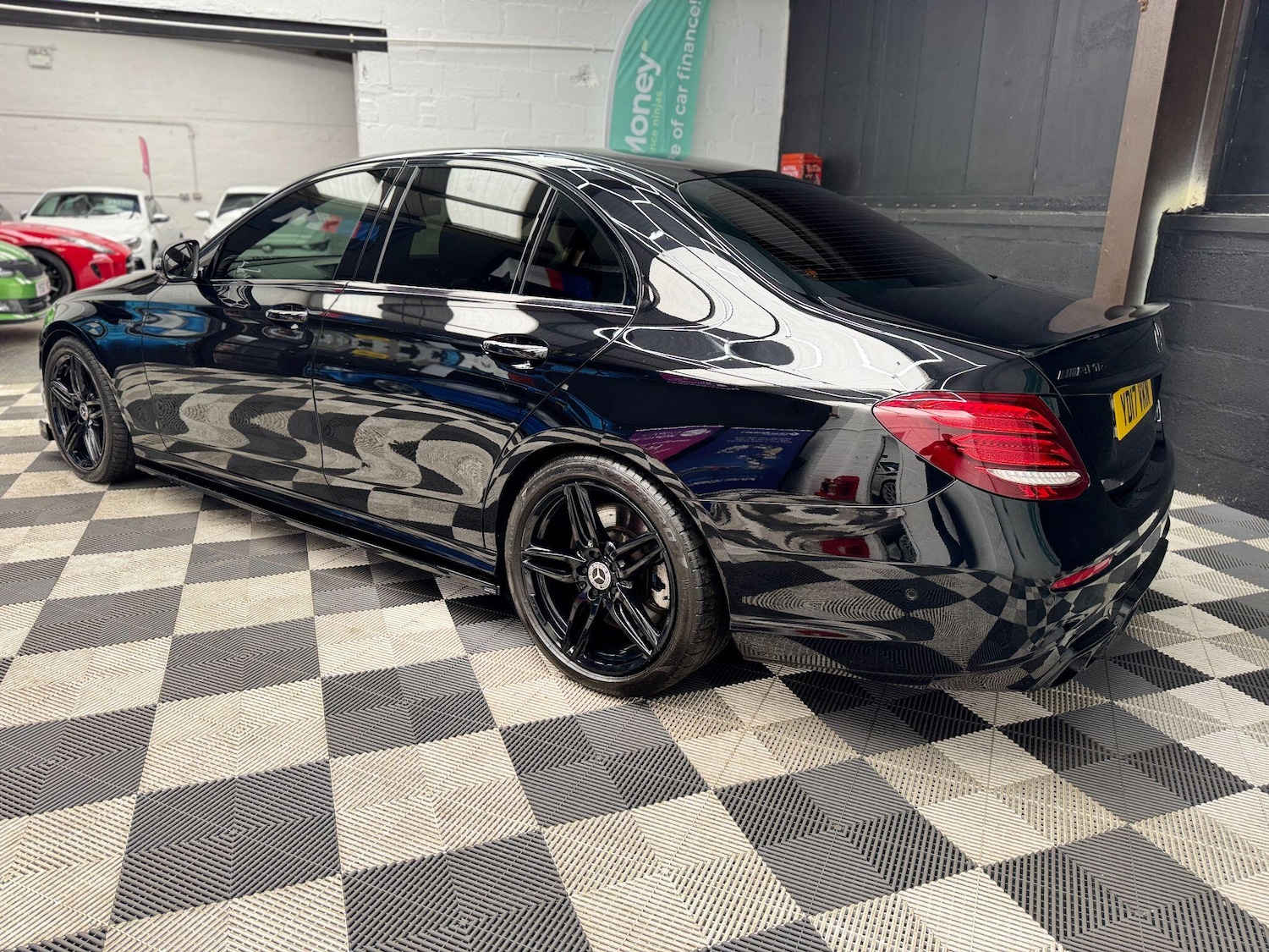 Used Mercedes-Benz E Class 2017 for sale - 77612710: Photo 4