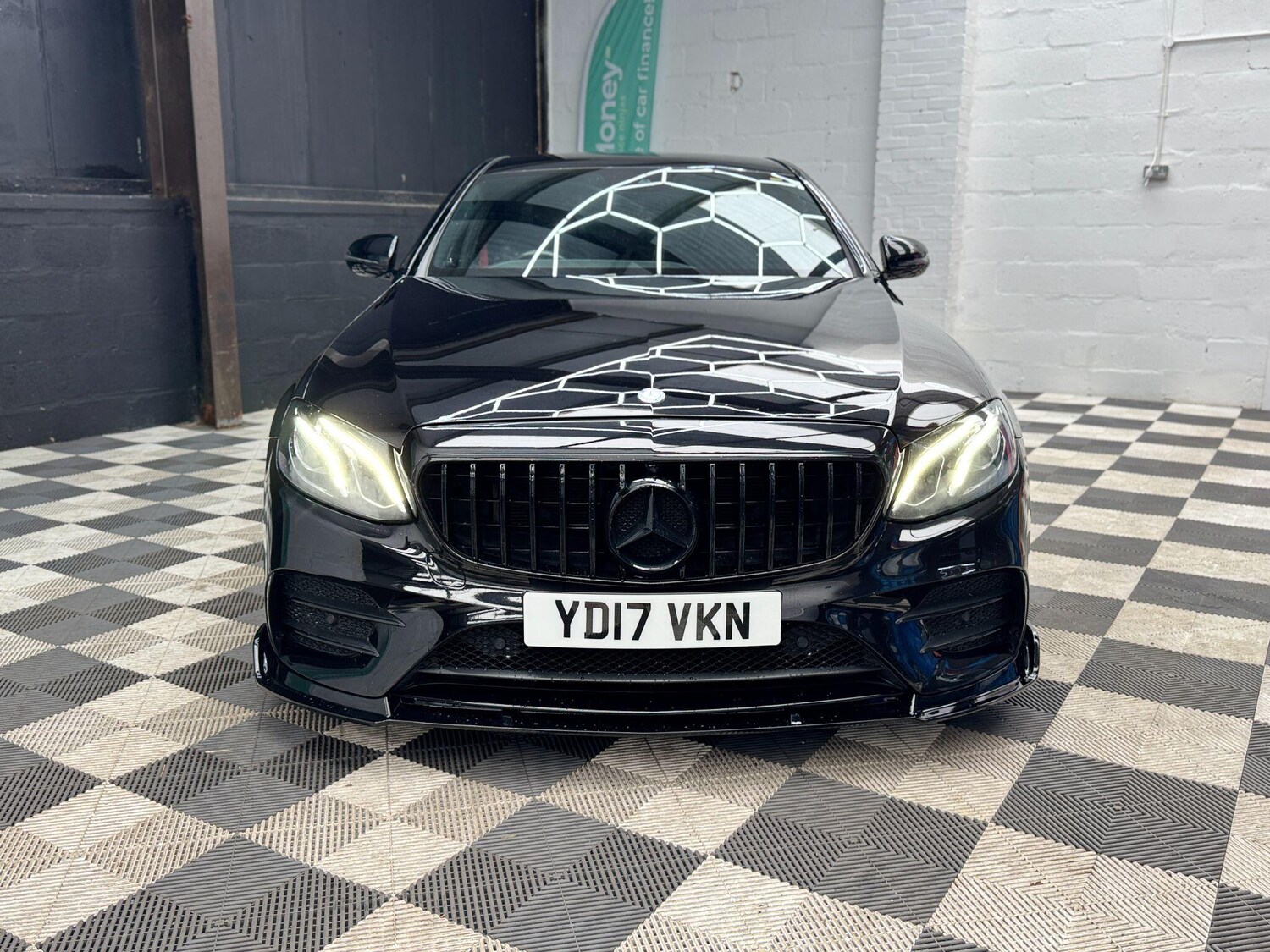 Used Mercedes-Benz E Class 2017 for sale - 77612710: Photo 9