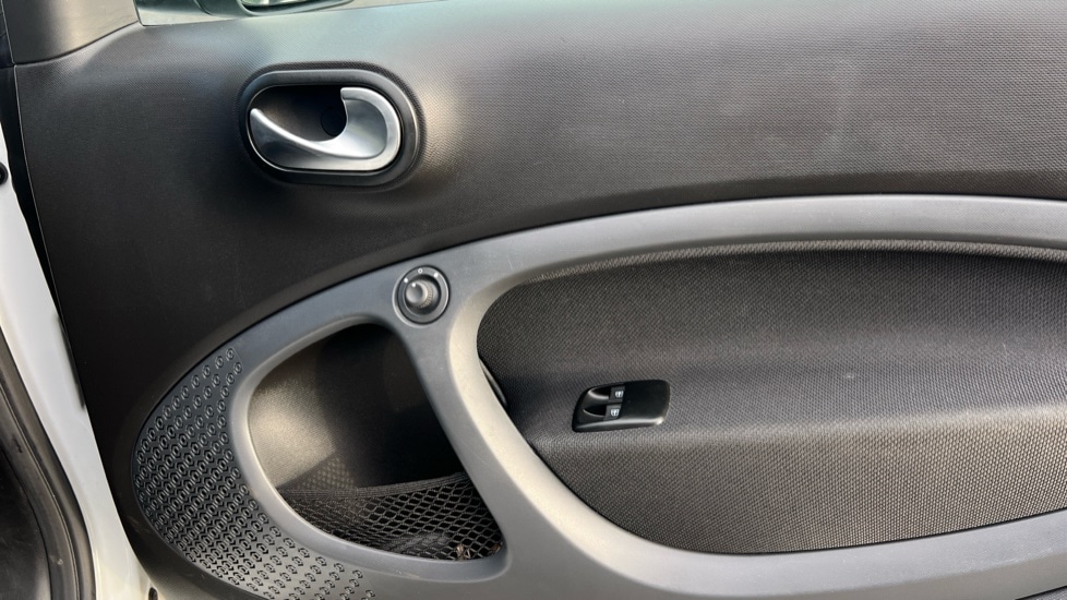 Used smart fortwo 2021 for sale - 76738081: Photo 34