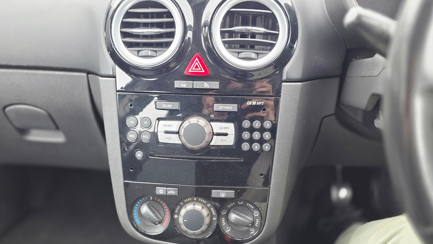 Used Vauxhall Corsa 2009 for sale - 77704581: Photo 16