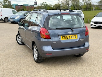 Used Toyota Corolla Verso 2003 for sale - 78521100: Photo