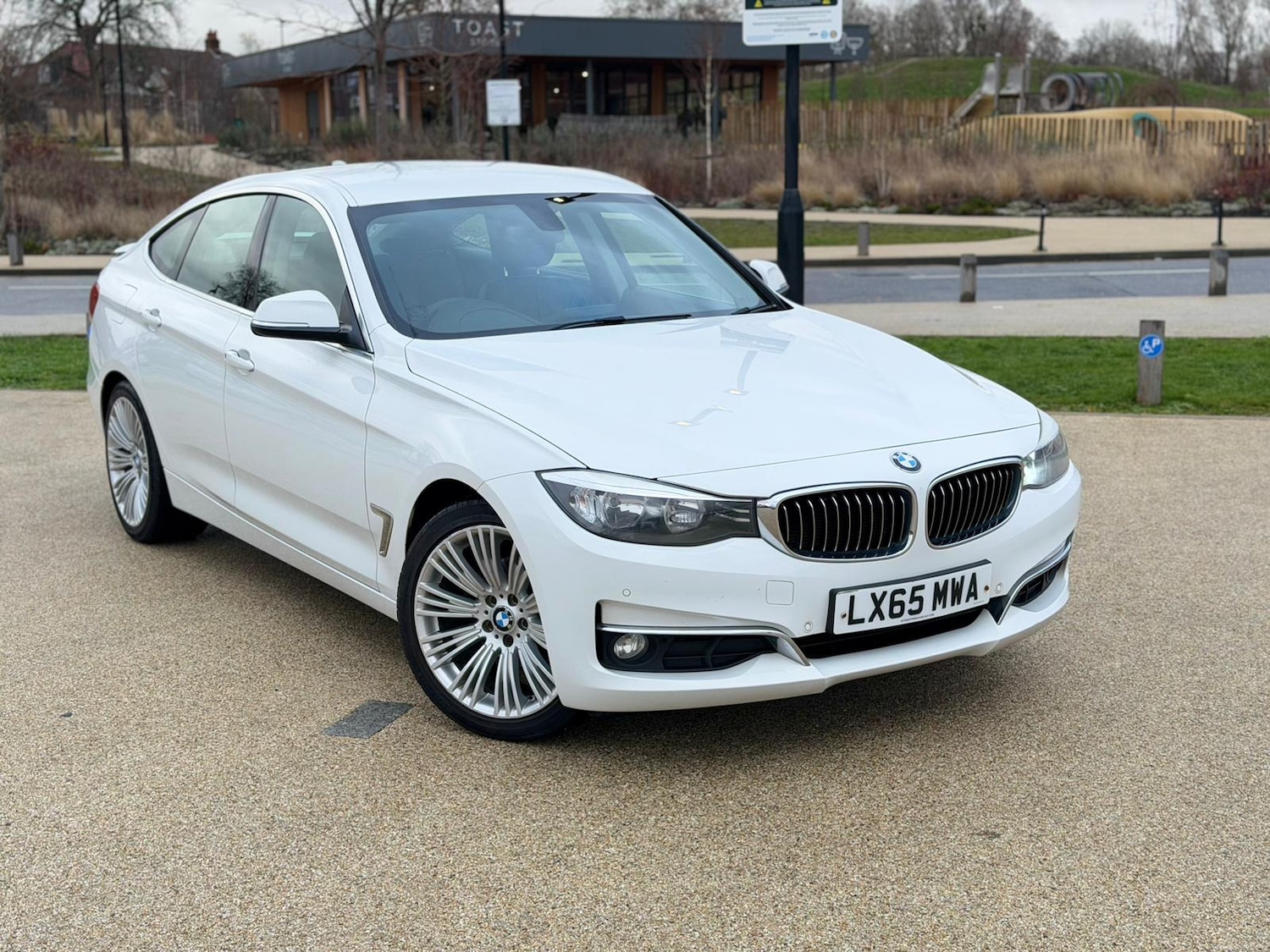 Used BMW 3 Series 2015 for sale - 77592532: Photo 2