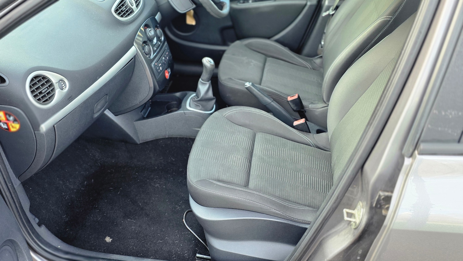 Used Renault Clio 2011 for sale - 77288786: Photo 25