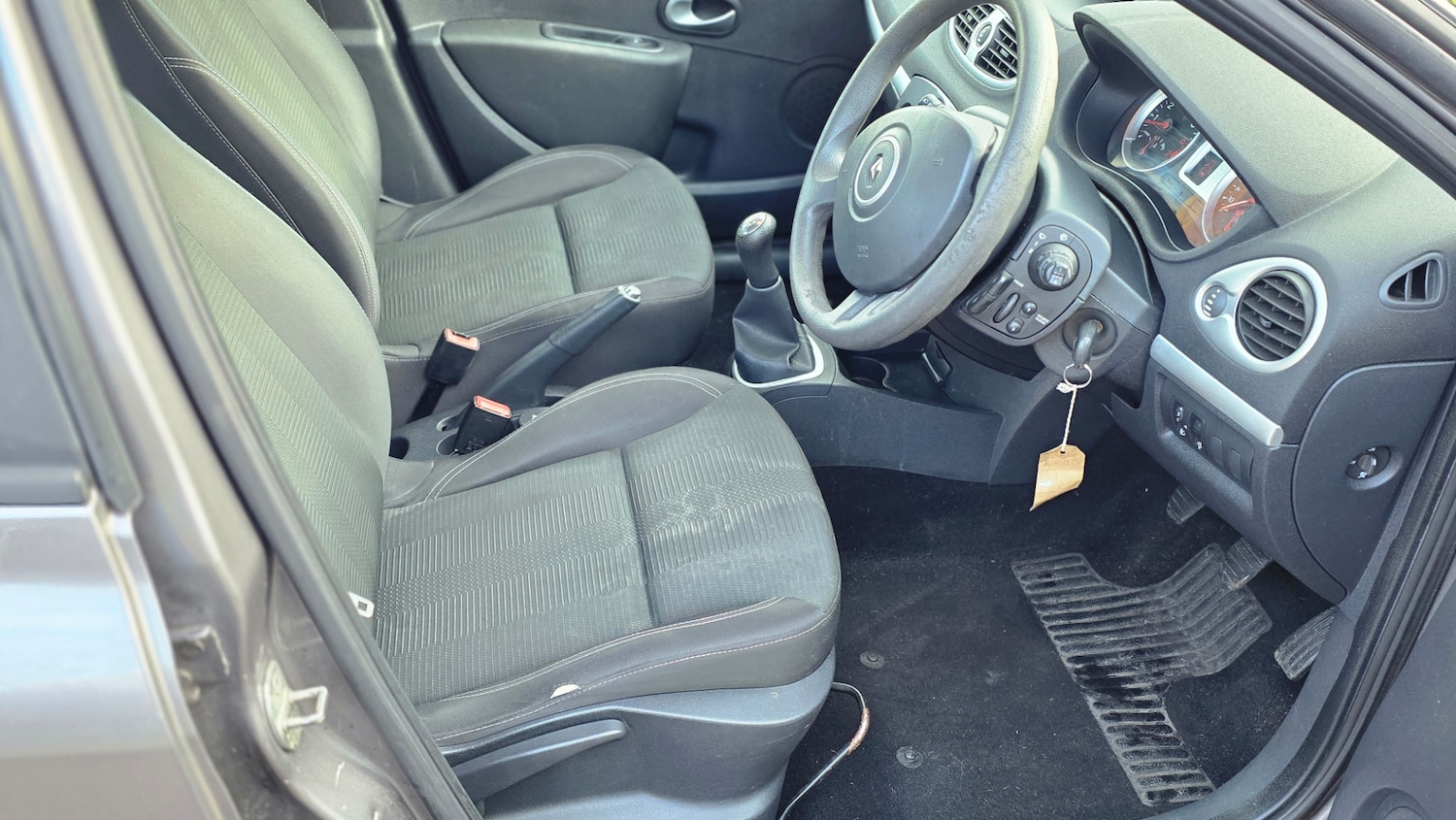 Used Renault Clio 2011 for sale - 77288786: Photo 26