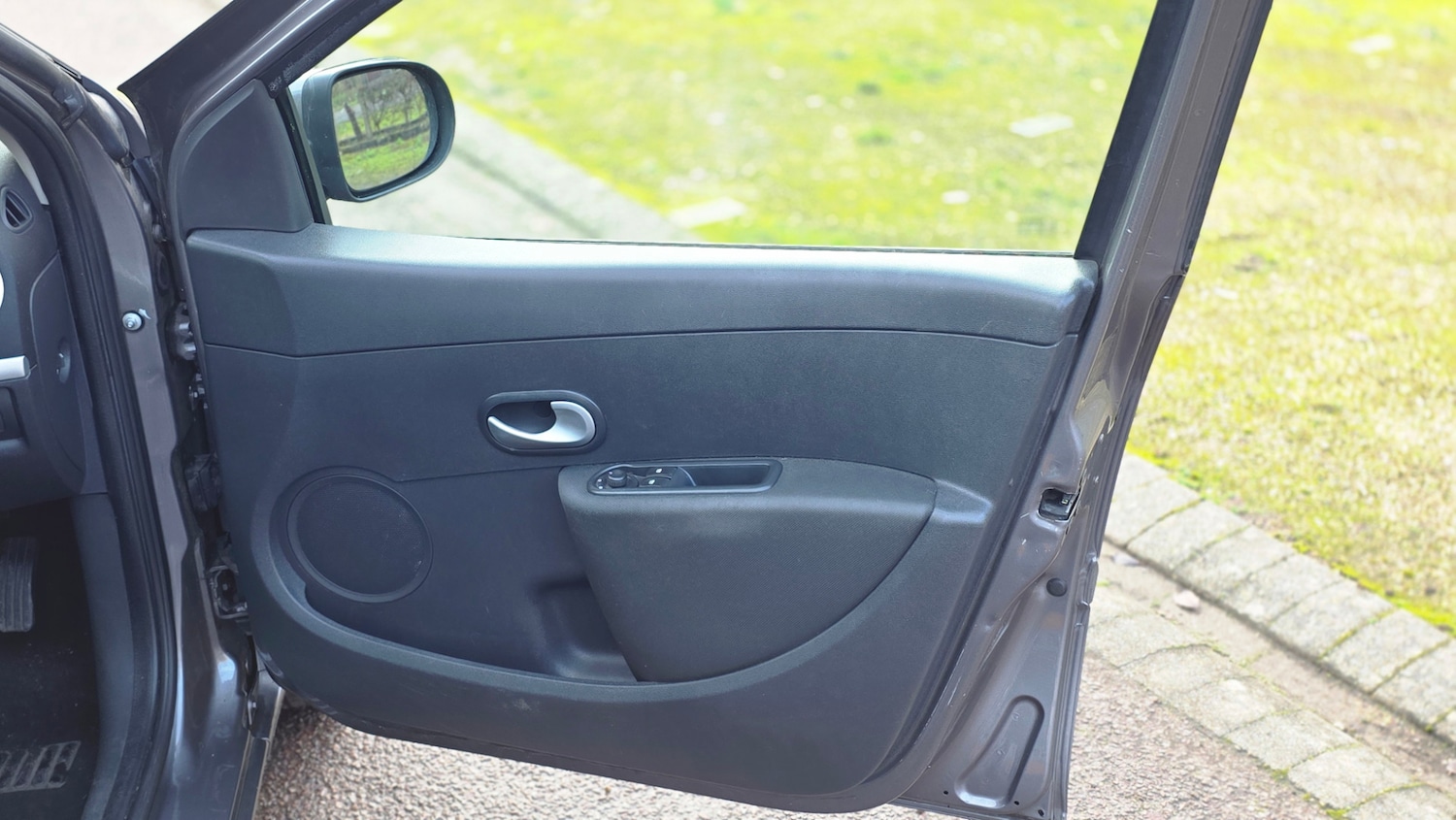 Used Renault Clio 2011 for sale - 77288786: Photo 27