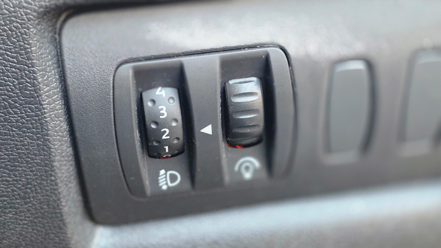 Used Renault Clio 2011 for sale - 77288786: Photo 29