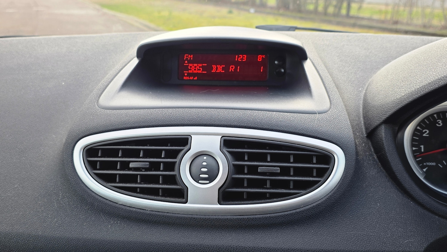 Used Renault Clio 2011 for sale - 77288786: Photo 34