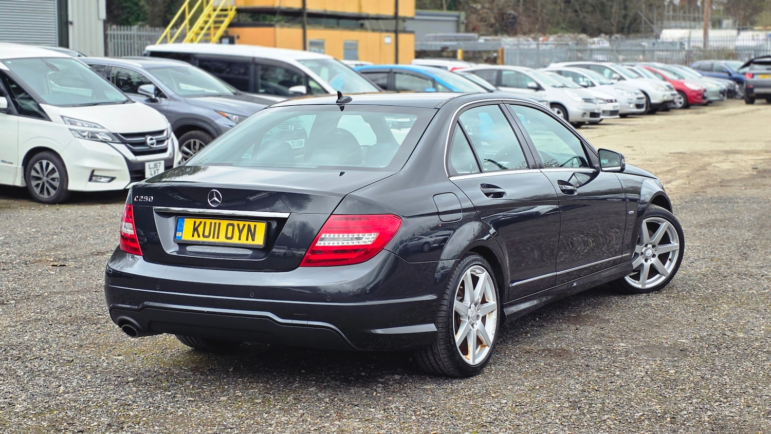 Used Mercedes-Benz C Class 2011 for sale - 77789229: Photo 4
