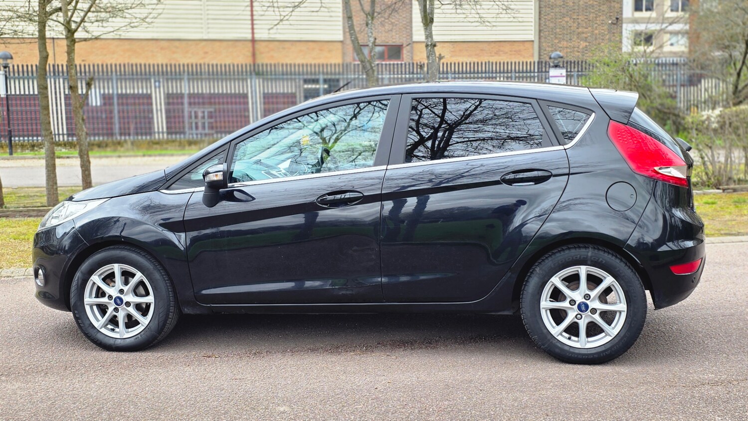 Used Ford Fiesta 2011 for sale - 77902939: Photo 10