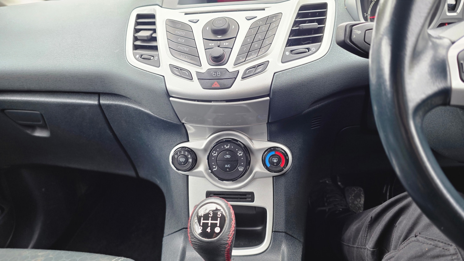 Used Ford Fiesta 2011 for sale - 77902939: Photo 23